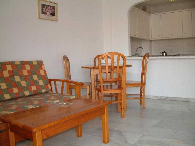Apartamentos Jardines Del Gamonal Малага Экстерьер фото